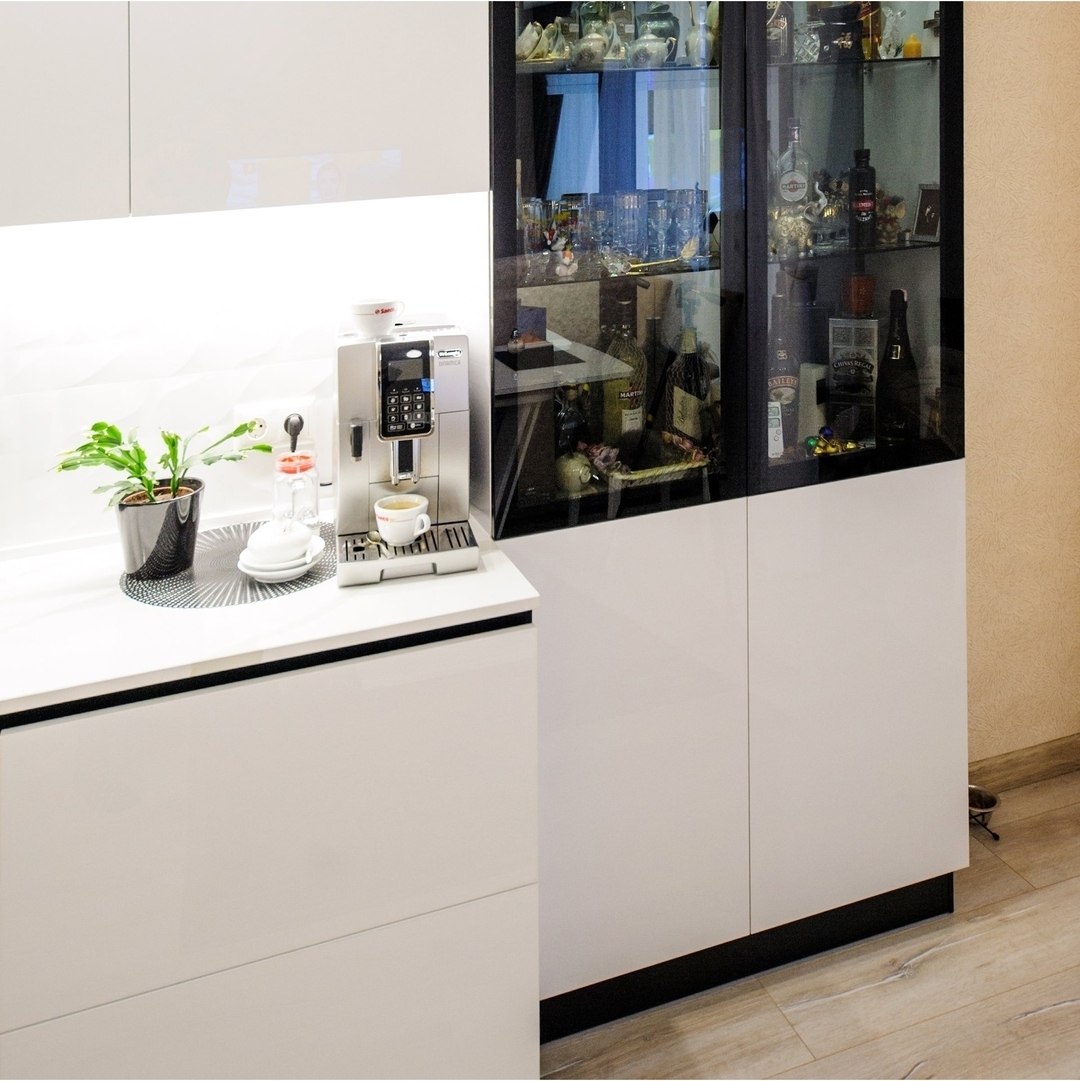 Белый кухонный гарнитур-Кухня МДФ в эмали «Модель 606»-фото3