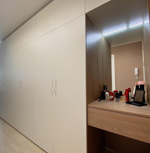Встроенные распашные шкафы-Встроенный шкаф с распашными дверями в прихожую «Модель 12»-фото5